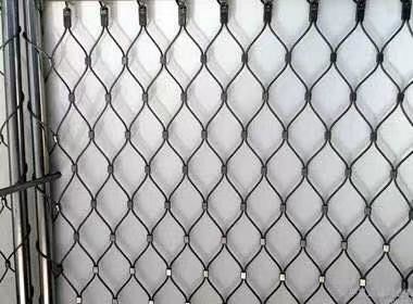 Écran en treillis métallique décoratif polyvalent et durable pour n'importe quel espace